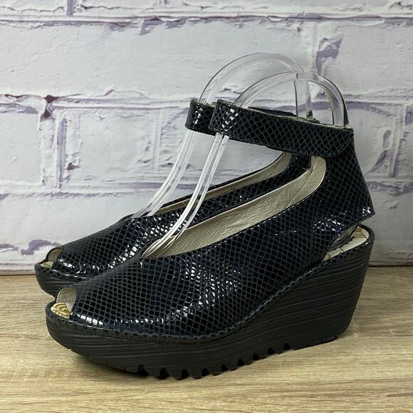 Fly London Yala Black Snake Leather Wedge Sandals Women's Size 36 Ankle Strap - Picture 3 of 8